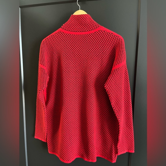 ❄️ ELANA WANG Red on Black Crew Neck Sweater - Picture 2 of 11